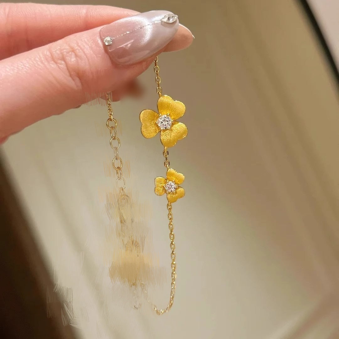 Gold-feeling Gold Ancient Brushed Clover Bracelet For Women Mild Luxury Retro