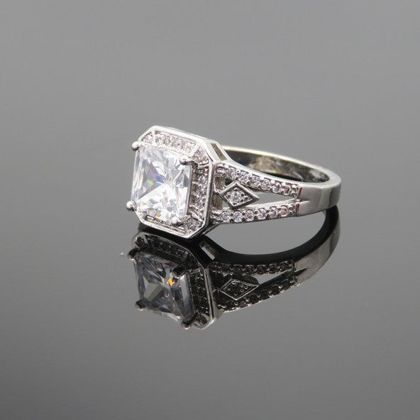 Zircon Ring Women's High-grade Hollow Ornament