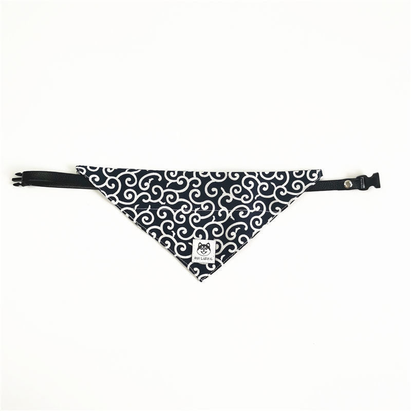 Japanese Tang Grass Pattern Dog Triangular Binder