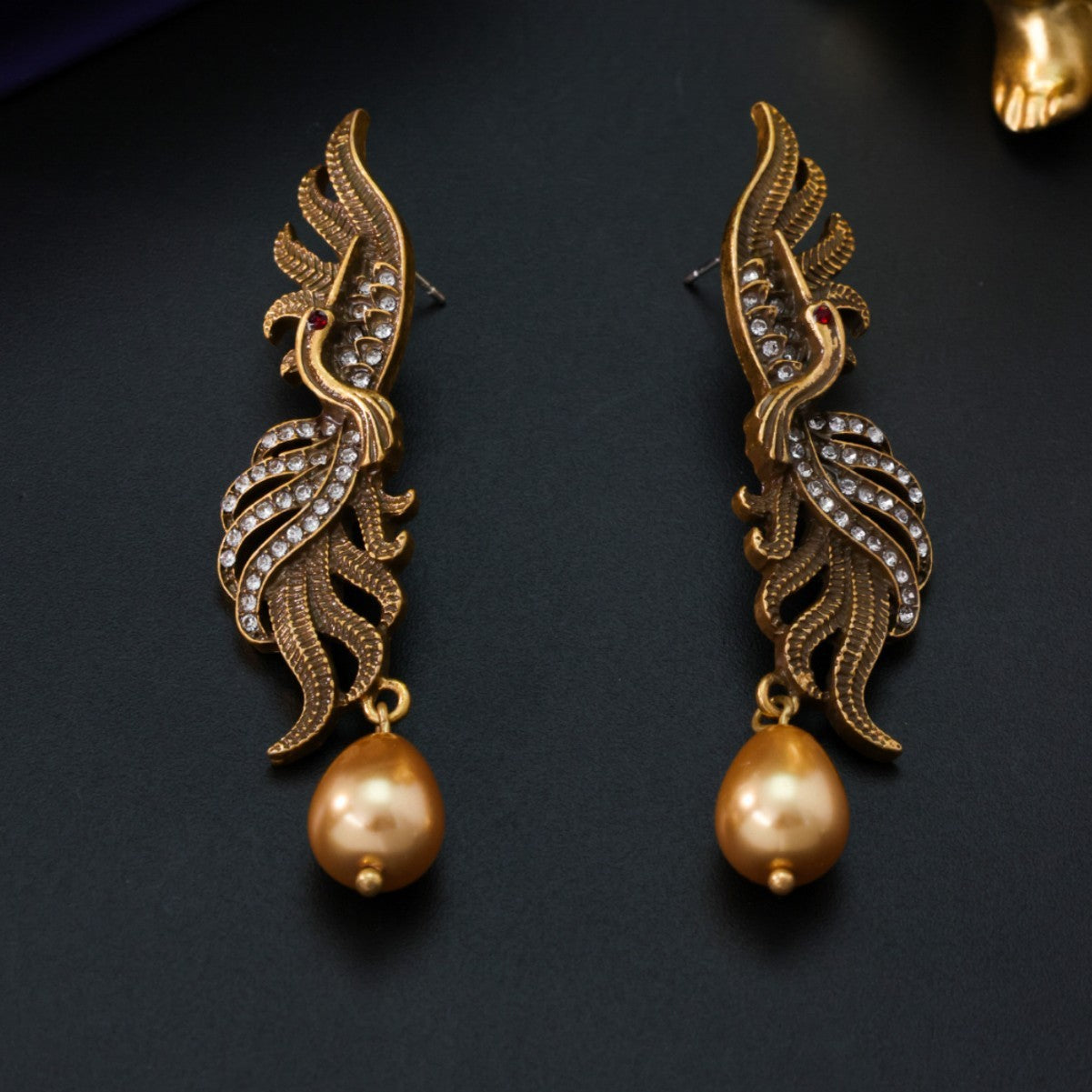 Phoenix Retro High-grade Hollow Jeweled Distressed Earrings