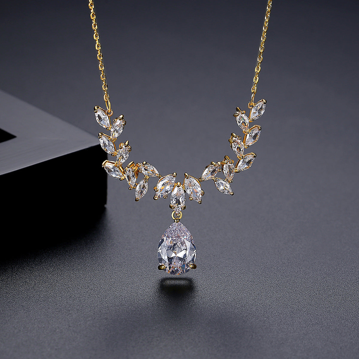 Water Drop Pendant Copper Inlaid Zircon Crystal Super Shining Necklace