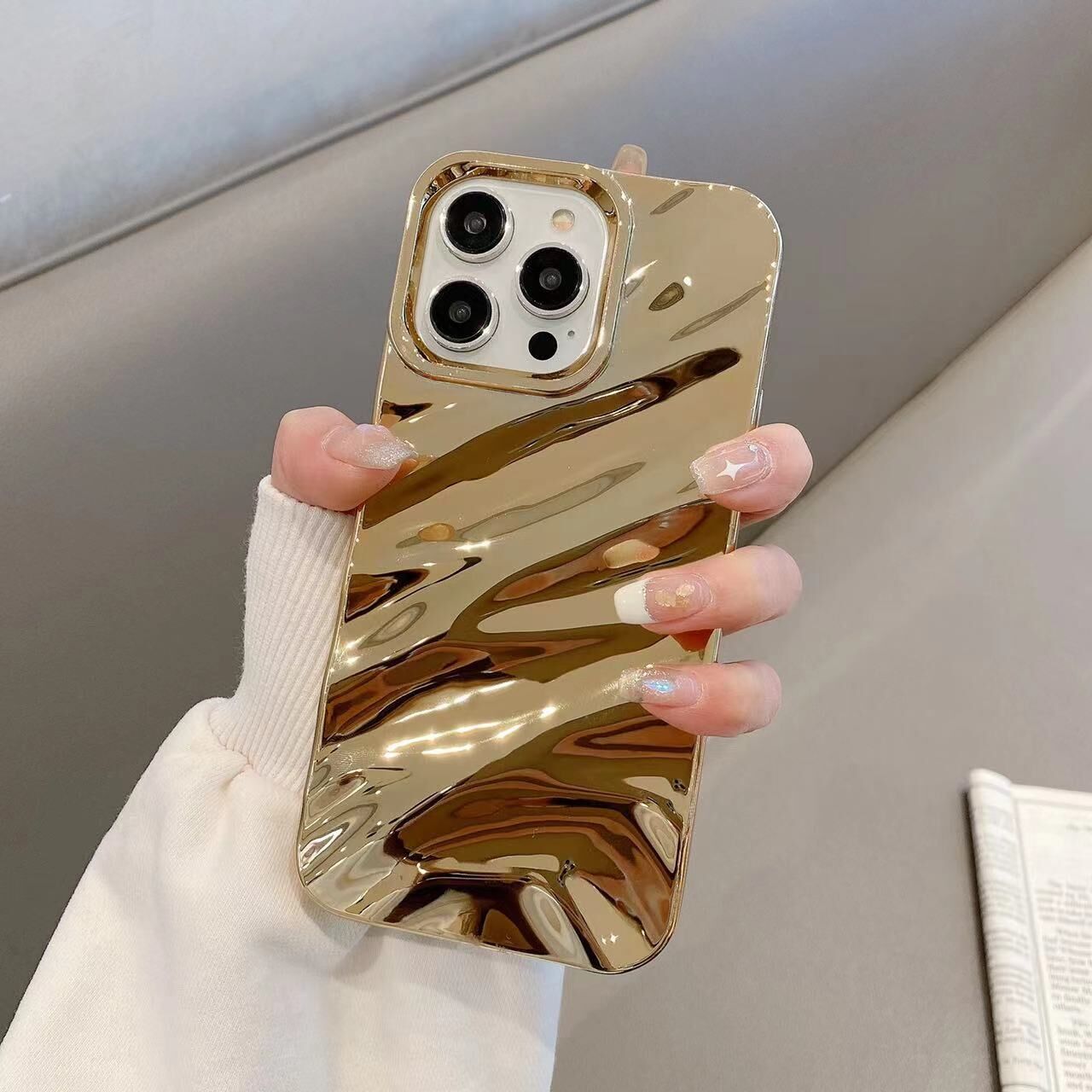 Anti-fall Soft Solid Color Wave Pleated Phone Case
