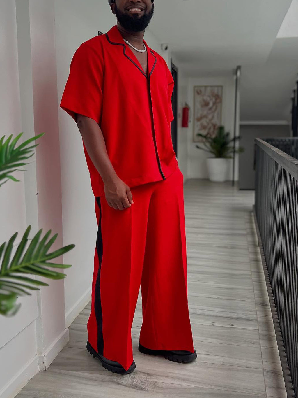 Red Short-sleeve Shirt And Wide-leg Pants Set With Black Trim