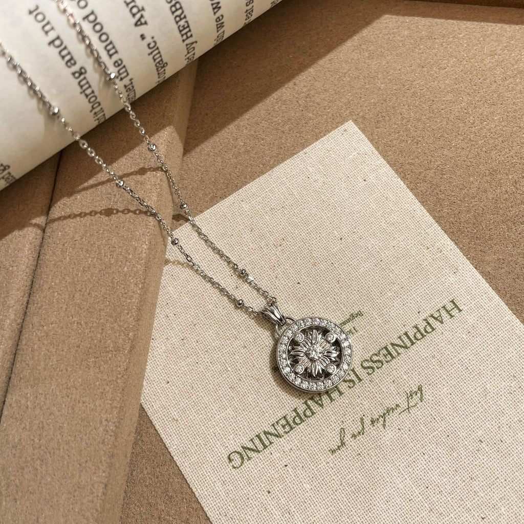 Light Luxury SUNFLOWER Round Necklace