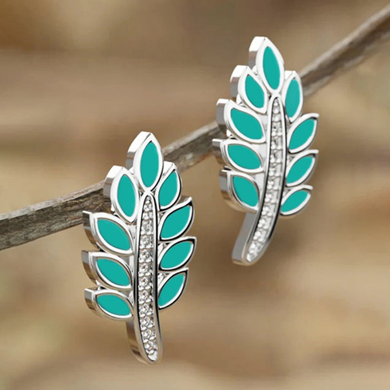 Exquisite New Leaf-shapepd Stud Earrings Female Pastoral Style Design
