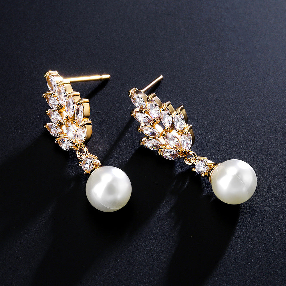 Stylish And Simple Personality Micro Inlaid Zircon Pearl Earrings