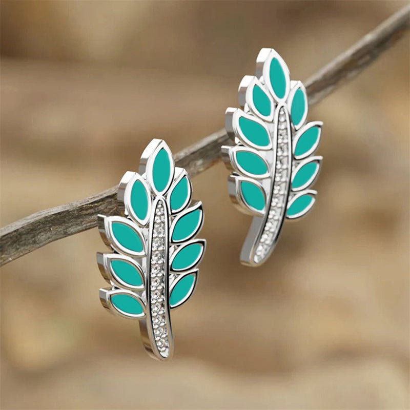 Exquisite New Leaf-shapepd Stud Earrings Female Pastoral Style Design