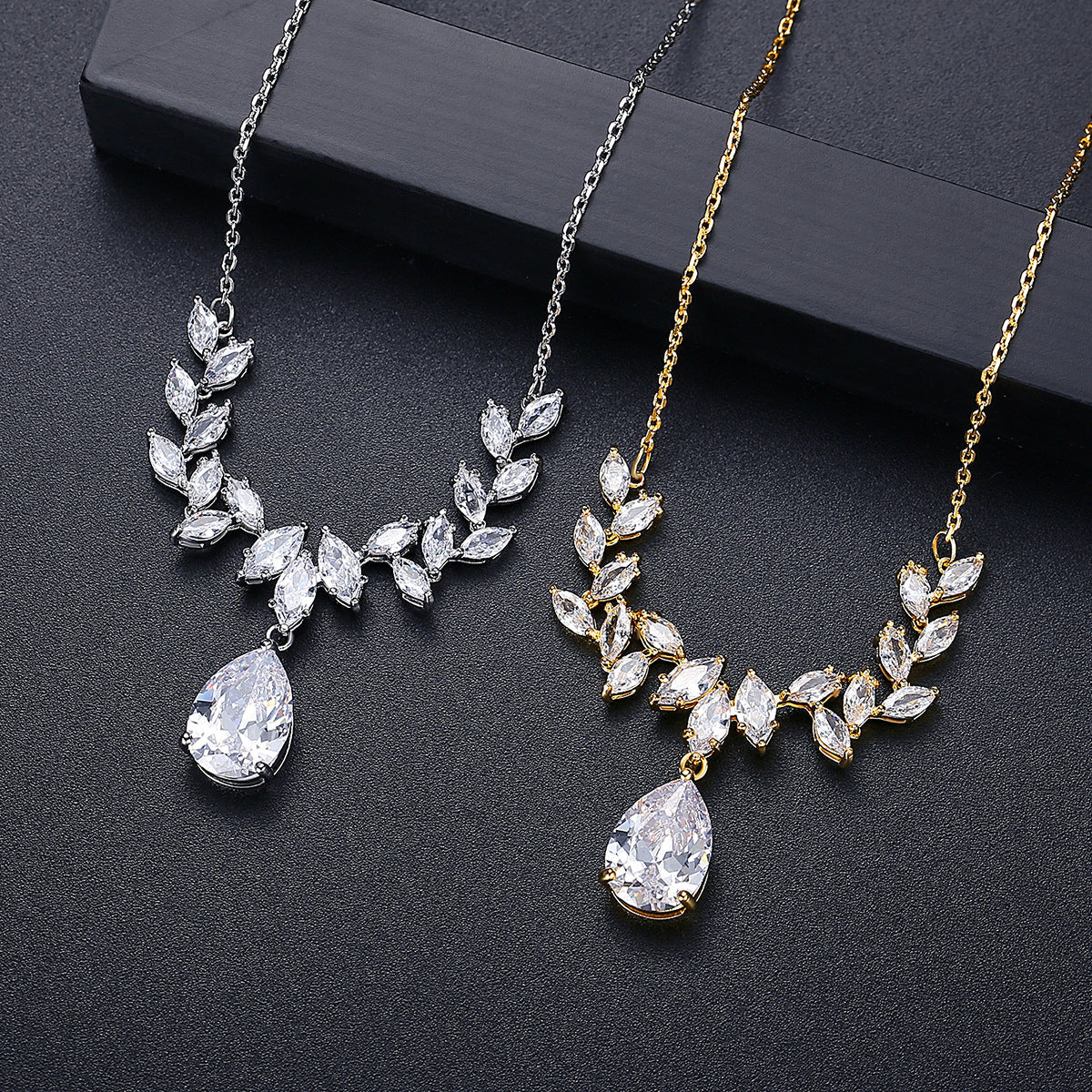 Water Drop Pendant Copper Inlaid Zircon Crystal Super Shining Necklace