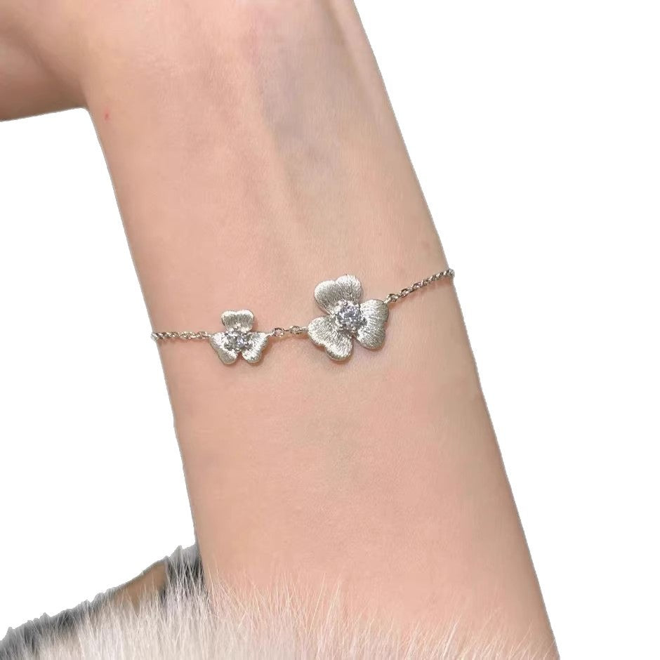 Gold-feeling Gold Ancient Brushed Clover Bracelet For Women Mild Luxury Retro