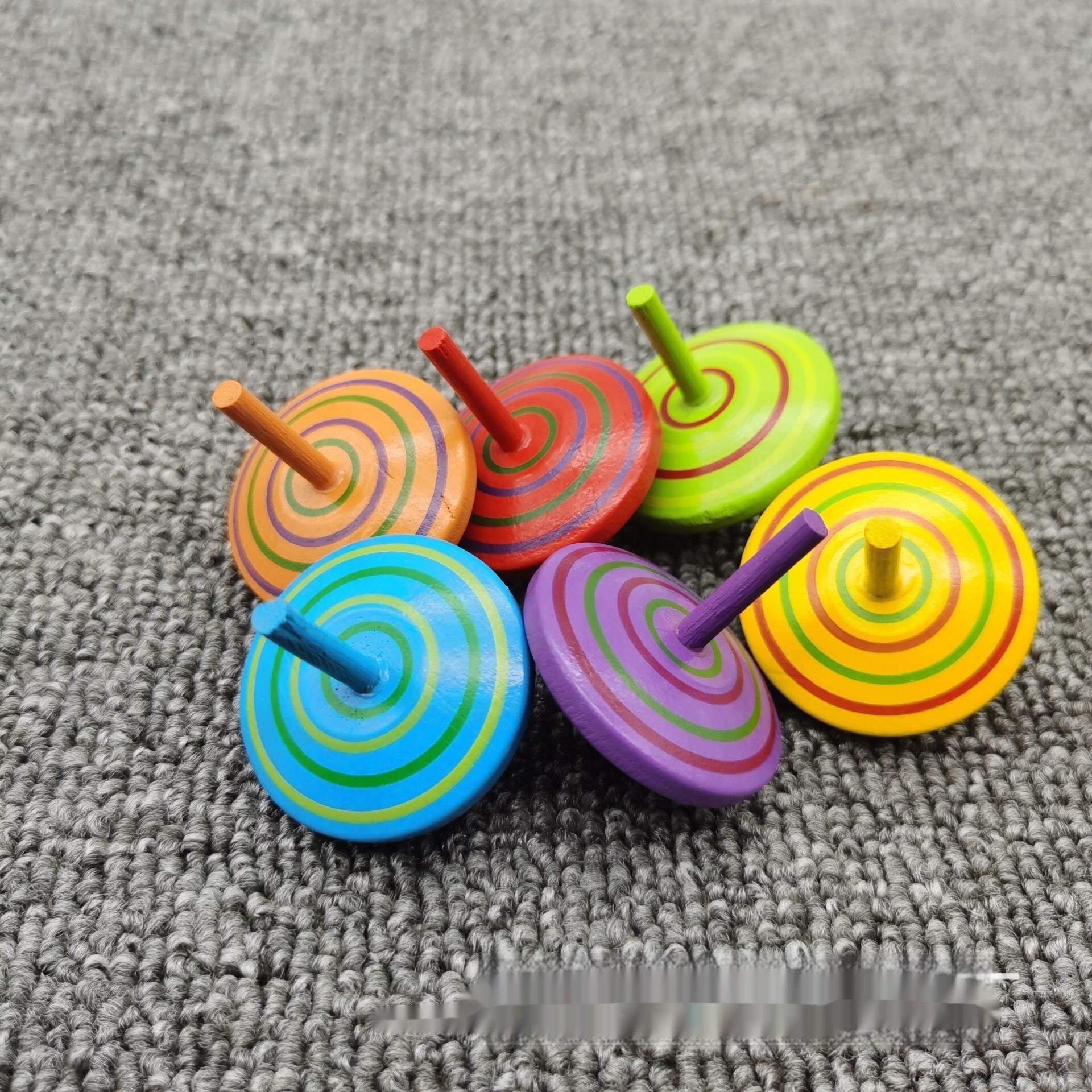 Desktop Decompression Rotating Wooden Toy Wooden Small Spinning Top.