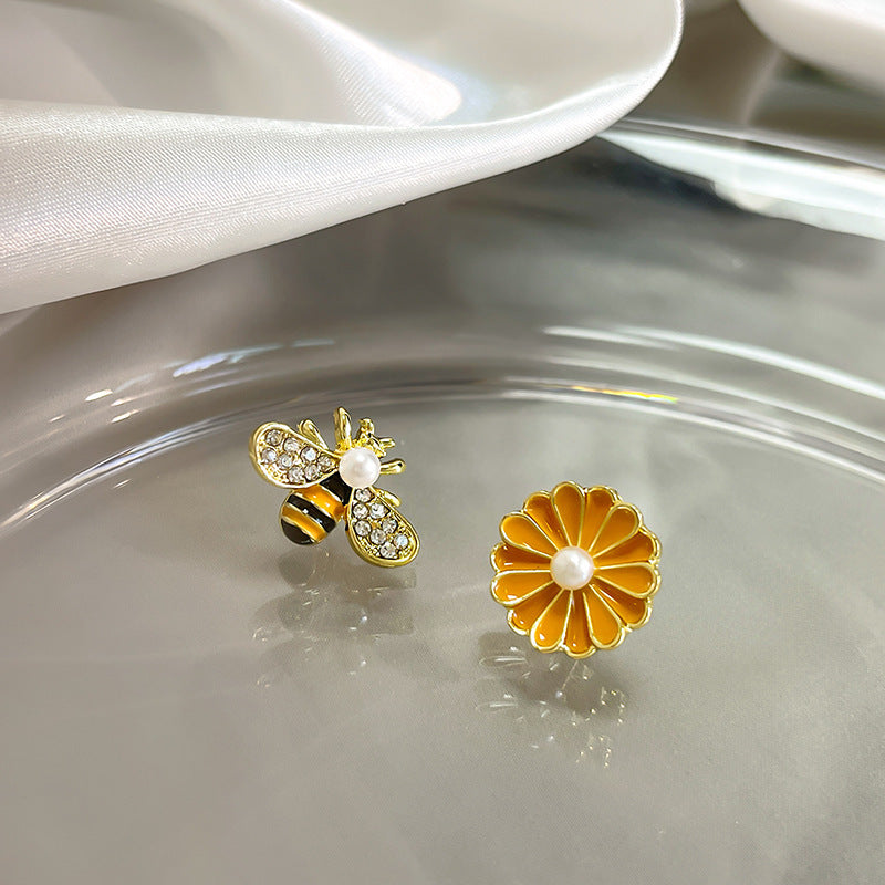 Silver Needle Summer Asymmetric Dripping Bee Flower Stud Earrings