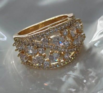 Women's Round Hollow Fashion All-Match Ring