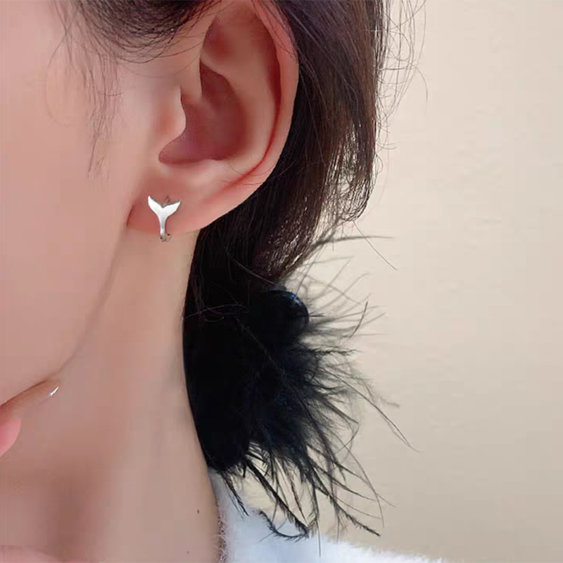 Women's Fashion Fishtail All-match Simple Earrings