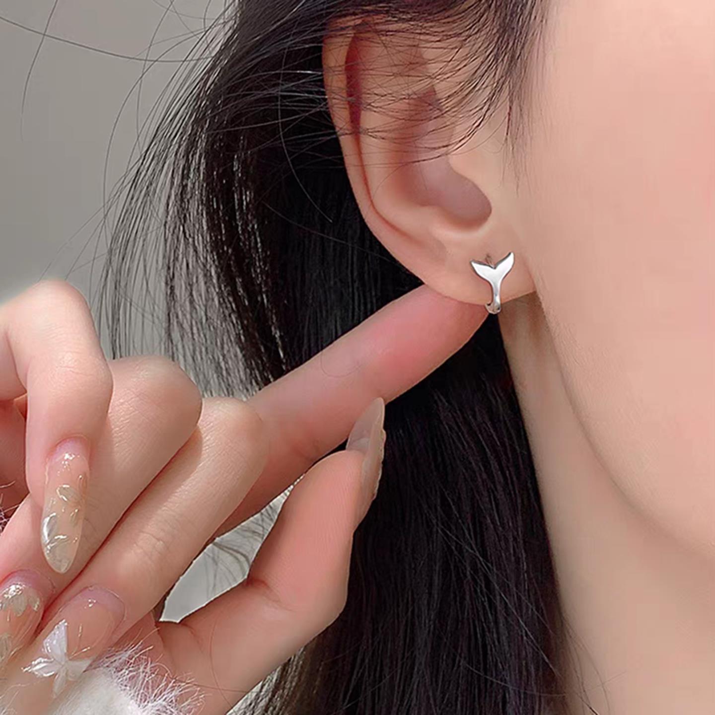 Women's Fashion Fishtail All-match Simple Earrings