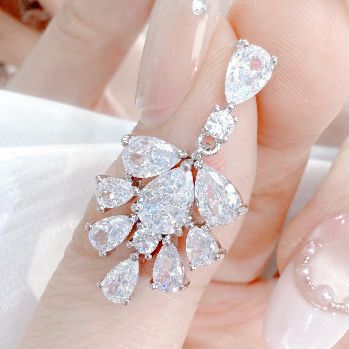 Women's Temperament Super Shiny AAA Zircon Ice Flowers Earrings