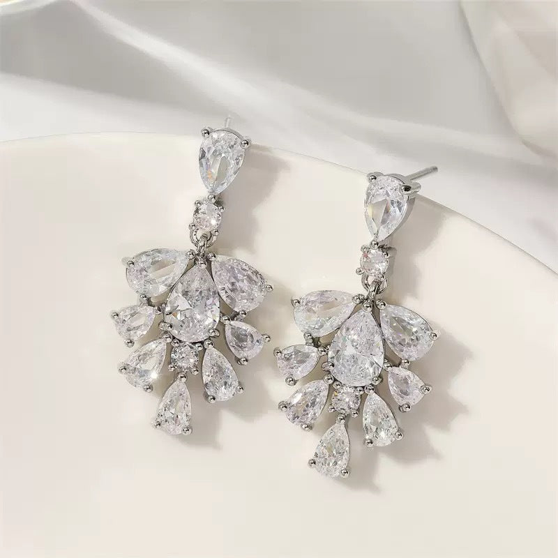 Women's Temperament Super Shiny AAA Zircon Ice Flowers Earrings