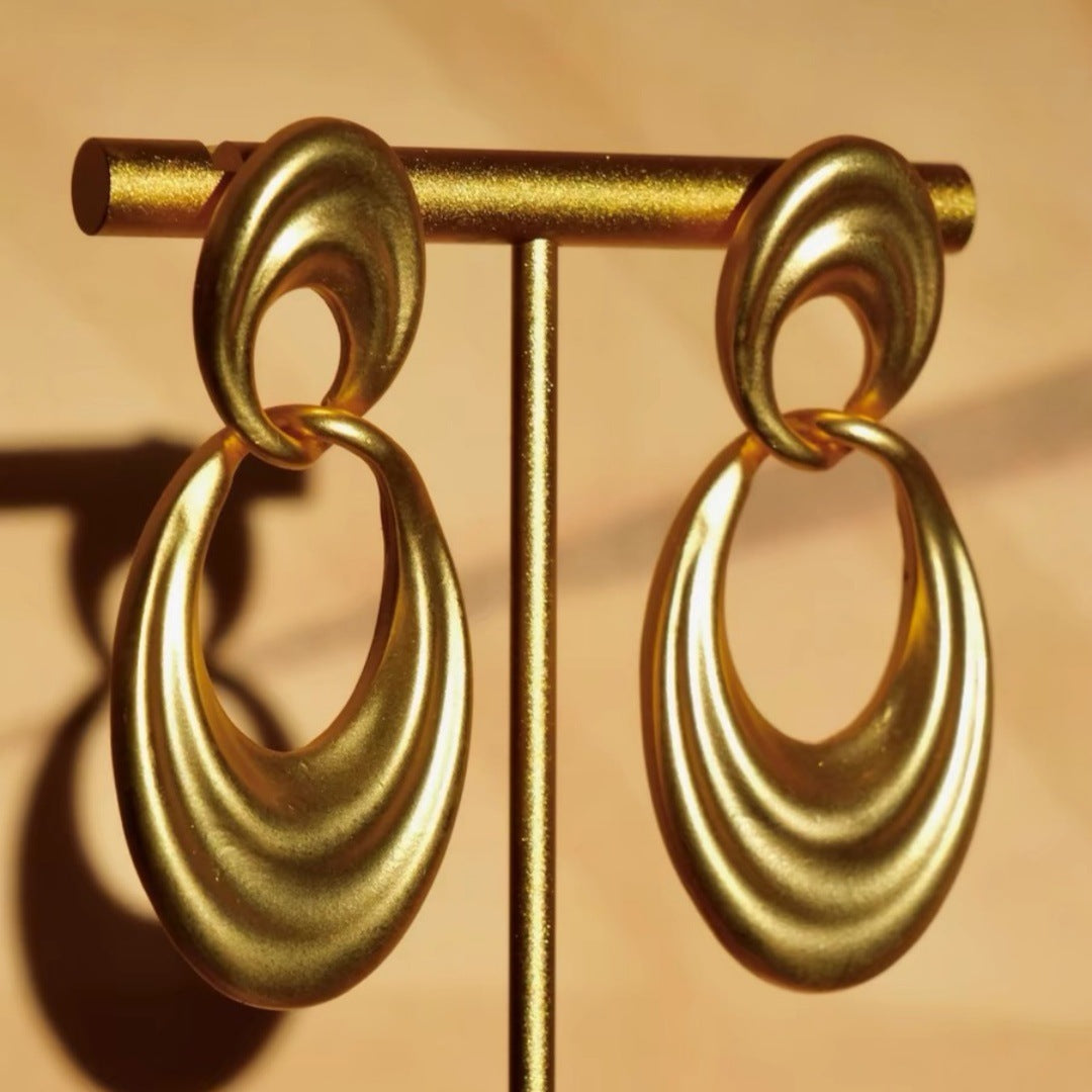 High-grade Plain Gold Double Circle French Retro Streamlined Generous Earrings