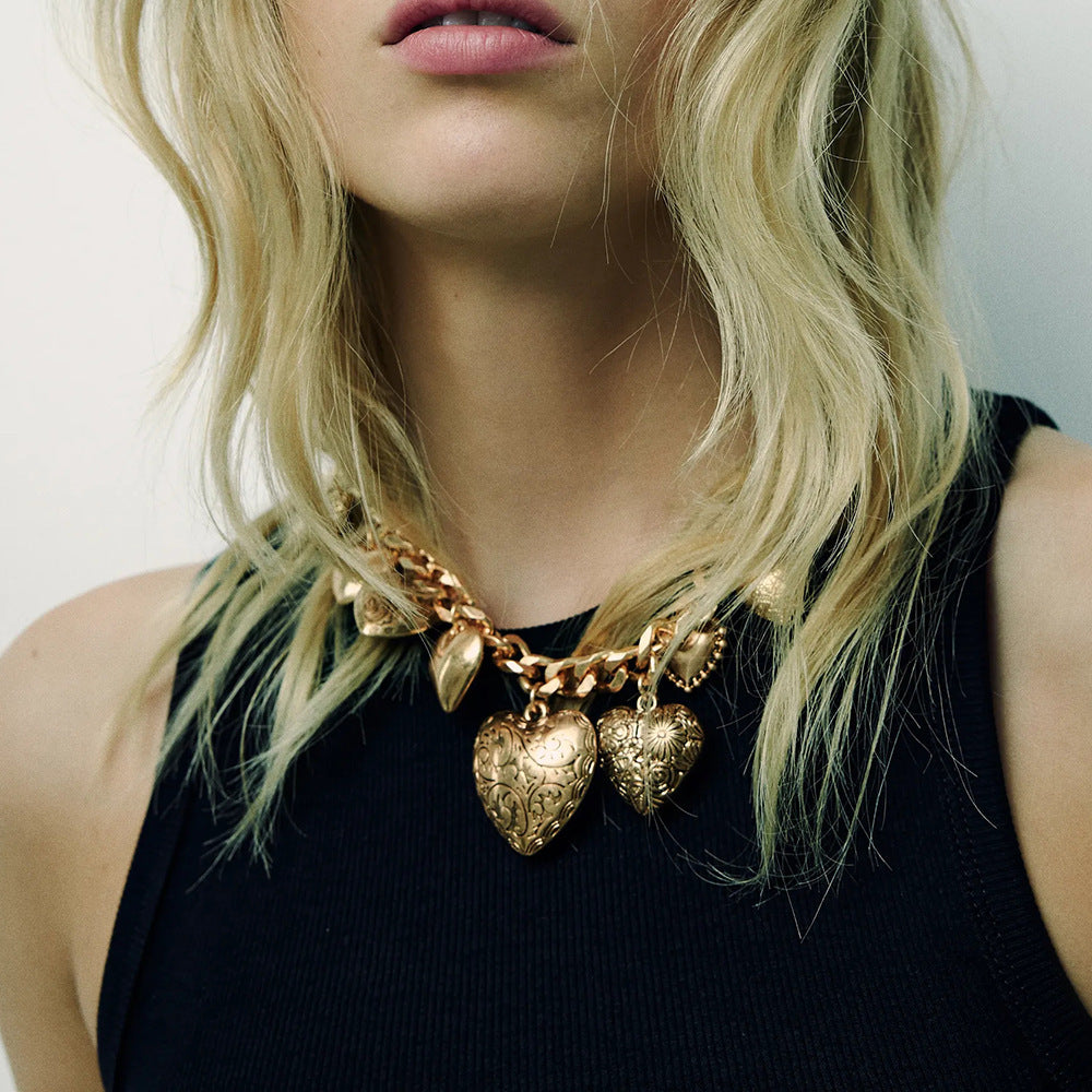 Luxury Style Carved Heart Pendant Necklace