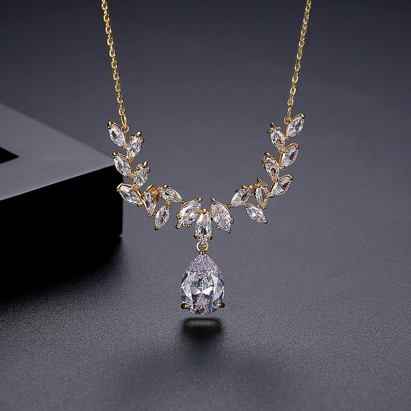 Water Drop Pendant Copper Inlaid Zircon Crystal Super Shining Necklace