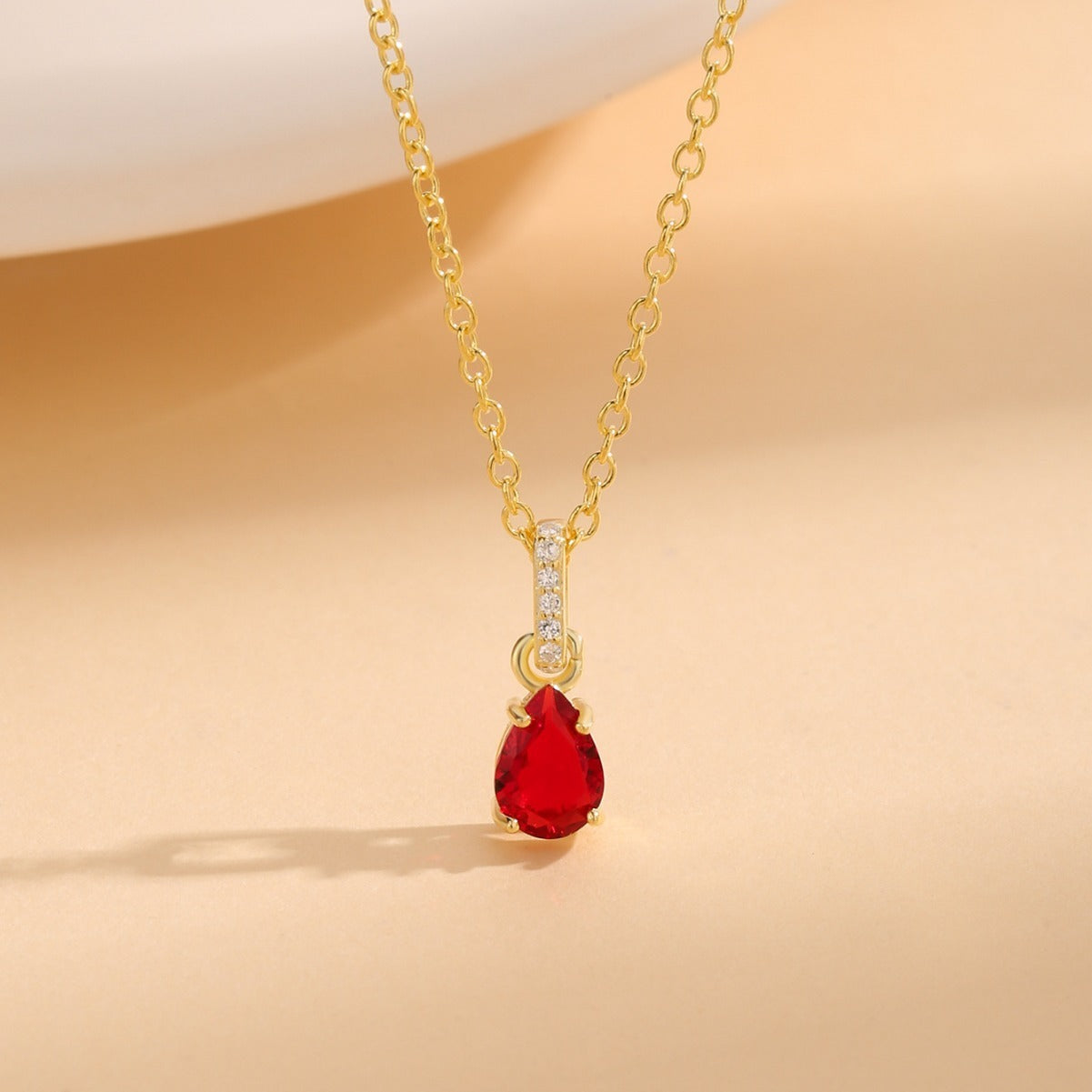 European And American Retro Water Drop Red Treasure Zircon Pendant