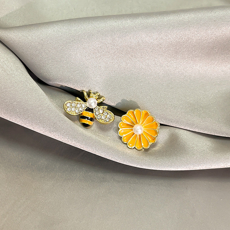 Silver Needle Summer Asymmetric Dripping Bee Flower Stud Earrings