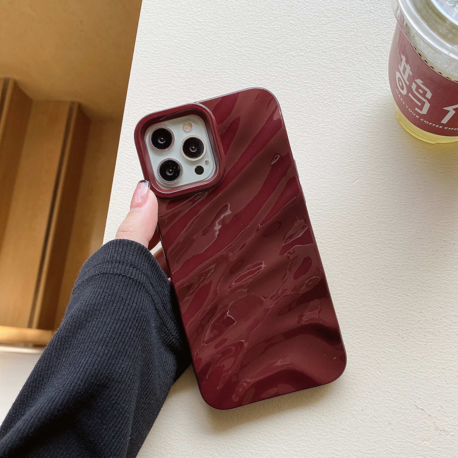 Anti-fall Soft Solid Color Wave Pleated Phone Case