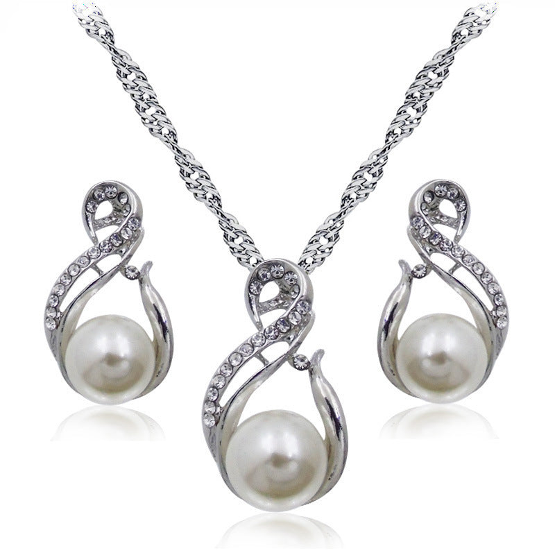 Geometric Figure Eight Pearl Necklace With Diamonds